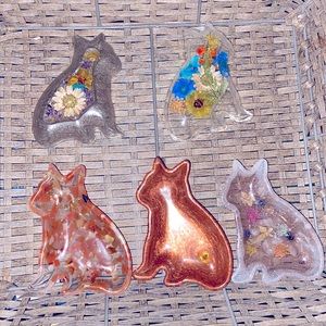 Resin and Flower or Gemstone Kitty Trinket Trays